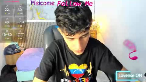 dyla_n18_ online show from June 25, 7:29 pm