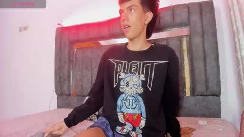 Dylan online show from November 25, 11:56 am