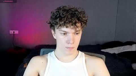 Snapshot of dylan__wilson chatting on September 17, 10:27 am Dylan online show from September 17, 10:27 am