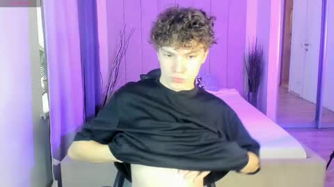 Snapshot of dylan__wilson chatting on September 16, 6:25 am Dylan online show from September 16, 6:25 am