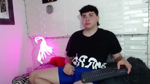 dylan_fooxx online show from December 18, 8:16 pm