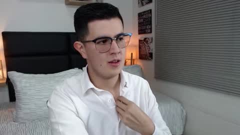  DYLAN SANTIAGO  online show from January 31, 9:13 pm