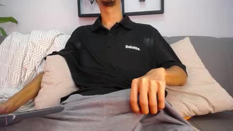 Snapshot of dylan_scotts chatting on September 23, 8:41 pm dylan_scotts online show from September 23, 8:41 pm