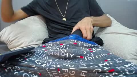 Snapshot of dylan_scotts chatting on September 25, 10:19 pm dylan_scotts online show from September 25, 10:19 pm