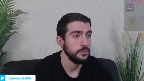 Snapshot of dylan_starxx chatting on December 13, 12:31 am Dylan online show from December 13, 12:31 am