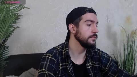 Snapshot of dylan_starxx chatting on December 11, 5:55 am Dylan online show from December 11, 5:55 am