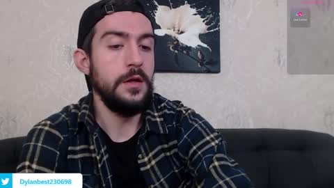 Snapshot of dylan_starxx chatting on December 22, 2:49 am Dylan online show from December 22, 2:49 am