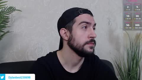 Snapshot of dylan_starxx chatting on December 10, 6:44 am Dylan online show from December 10, 6:44 am