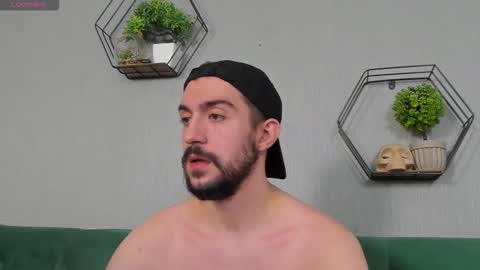 Snapshot of dylan_starxx chatting on September 22, 11:43 am Dylan online show from September 22, 11:43 am