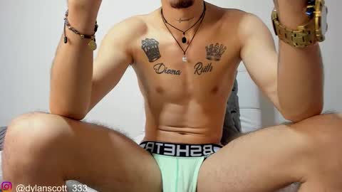 Snapshot of dylanscott_106 chatting on September 14, 6:54 pm dylanscott_106 online show from September 14, 6:54 pm