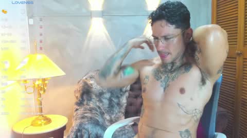Snapshot of dylanstonne1 chatting on January 16, 8:46 pm D Y L A N online show from January 16, 8:46 pm