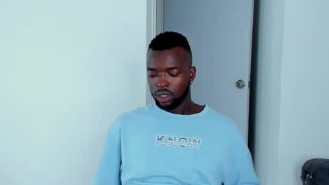 Snapshot of dylantaylor_1 chatting on October 30, 4:47 am Dylan Taylor online show from October 30, 4:47 am