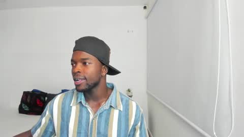 Snapshot of dylantaylor_1 chatting on February 11, 3:50 am Dylan Taylor online show from February 11, 3:50 am