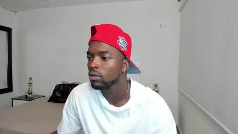 Snapshot of dylantaylor_1 chatting on February 17, 2:42 am Dylan Taylor online show from February 17, 2:42 am