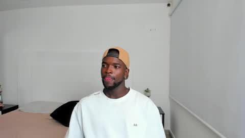 Snapshot of dylantaylor_1 chatting on March 3, 3:28 am Dylan Taylor online show from March 3, 3:28 am