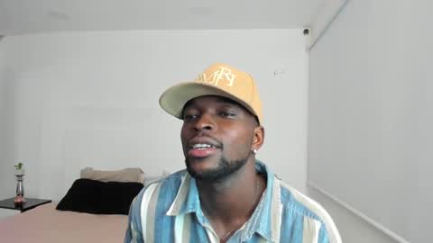 Snapshot of dylantaylor_1 chatting on March 4, 3:33 am Dylan Taylor online show from March 4, 3:33 am