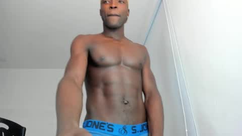 Snapshot of dylantaylor_1 chatting on January 17, 9:39 am Dylan Taylor online show from January 17, 9:39 am