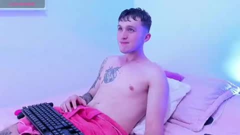 Snapshot of dylanwhite23 chatting on February 18, 4:37 am ---DYLAN--- online show from February 18, 4:37 am