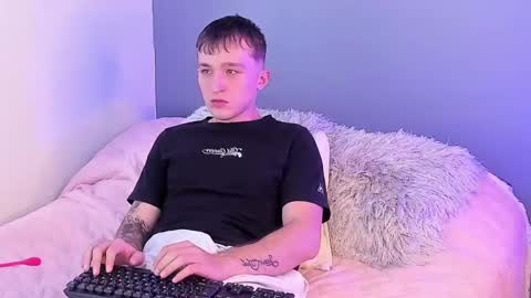 Snapshot of dylanwhite23 chatting on February 26, 4:14 pm ---DYLAN--- online show from February 26, 4:14 pm