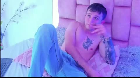 Snapshot of dylanwhite23 chatting on February 11, 12:06 am ---DYLAN--- online show from February 11, 12:06 am