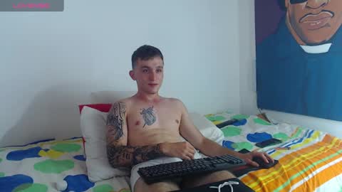 Snapshot of dylanwhite23 chatting on December 3, 4:35 am ---DYLAN--- online show from December 3, 4:35 am