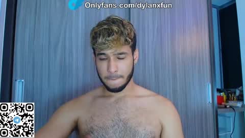 Snapshot of dylanxfun chatting on October 10, 12:37 am dylanxfun online show from October 10, 12:37 am