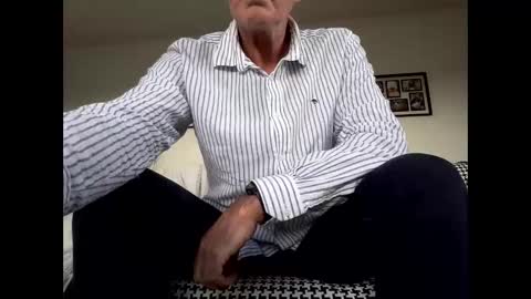 e22004881 online show from December 4, 10:11 am