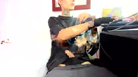 easyboyxx online show from February 5, 6:26 pm