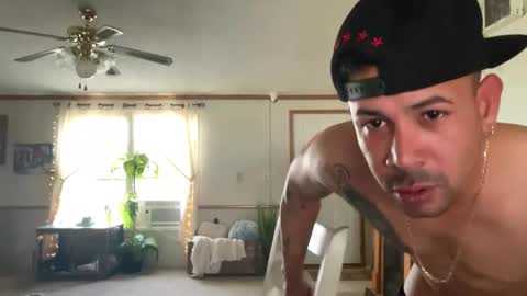 eddgarzay08 online show from April 6, 9:37 pm