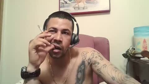 eddgarzay08 online show from April 21, 1:42 am