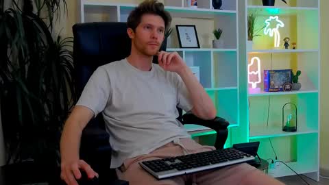 eddie_baker online show from May 13, 8:17 pm