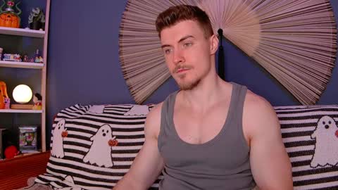 Snapshot of eddieds chatting on October 31, 4:25 am Eddie online show from October 31, 4:25 am