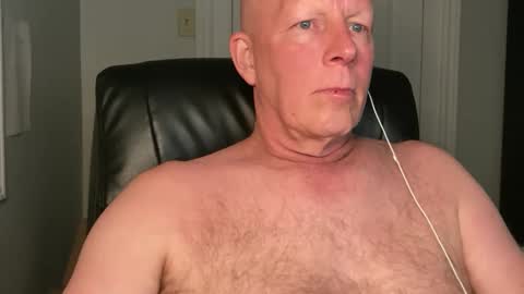 Snapshot of eddygl1968 chatting on February 3, 3:31 am Eddy online show from February 3, 3:31 am