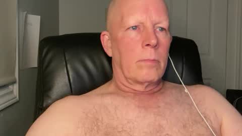 Snapshot of eddygl1968 chatting on December 4, 3:15 am Eddy online show from December 4, 3:15 am