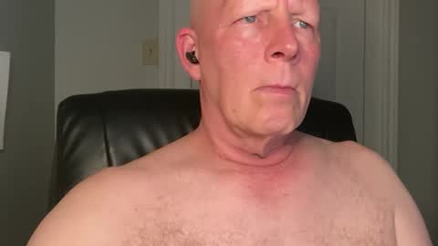 Snapshot of eddygl1968 chatting on October 8, 2:27 am Eddy online show from October 8, 2:27 am