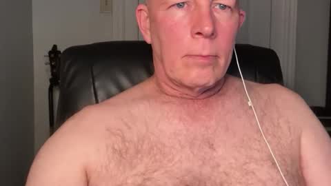 Snapshot of eddygl1968 chatting on December 3, 4:13 am Eddy online show from December 3, 4:13 am