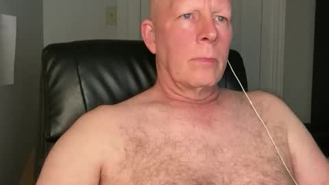 Snapshot of eddygl1968 chatting on December 20, 3:36 am Eddy online show from December 20, 3:36 am