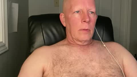 Snapshot of eddygl1968 chatting on December 14, 3:29 am Eddy online show from December 14, 3:29 am