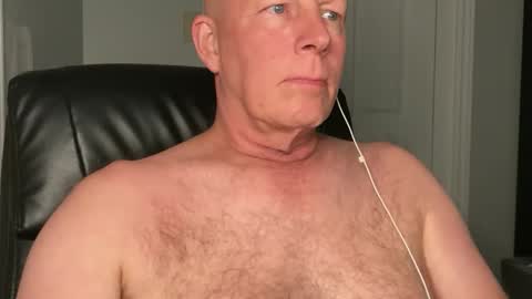Snapshot of eddygl1968 chatting on January 27, 2:10 am Eddy online show from January 27, 2:10 am