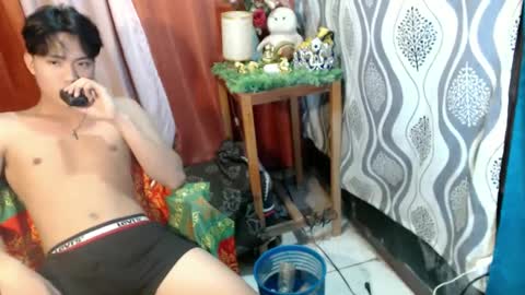 Snapshot of edelcum_xx chatting on January 27, 9:13 am edelcum_xx online show from January 27, 9:13 am
