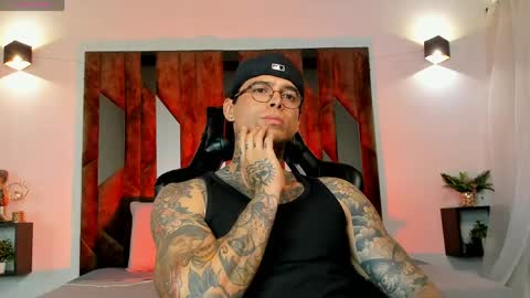 EdoardoJS online show from May 12, 11:57 pm