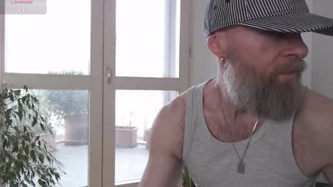 Snapshot of edosilver chatting on March 12, 9:23 am Edo Silver online show from March 12, 9:23 am