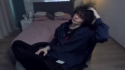 edvardblare online show from September 10, 2:49 pm