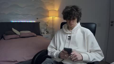 edvardblare online show from September 15, 6:31 pm