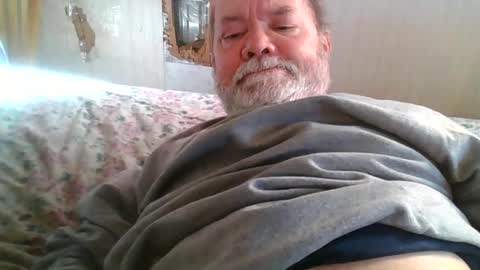Snapshot of edwalters chatting on January 4, 8:05 pm Eddie online show from January 4, 8:05 pm