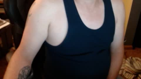 Snapshot of edwardaims_2please chatting on September 25, 5:06 am edwardaims_2please online show from September 25, 5:06 am