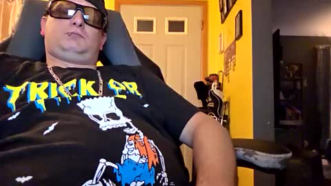 edwardaims_2please online show from October 17, 2:48 am