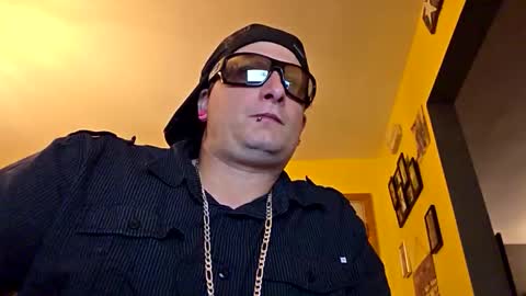 edwardaims_2please online show from October 16, 2:41 am