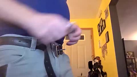 Snapshot of edwardaims_2please chatting on October 4, 3:22 am edwardaims_2please online show from October 4, 3:22 am