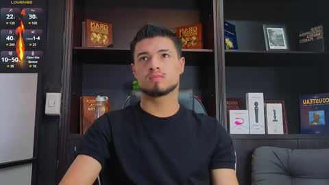 Snapshot of edwardross_ chatting on October 9, 8:58 pm Edward Ross online show from October 9, 8:58 pm